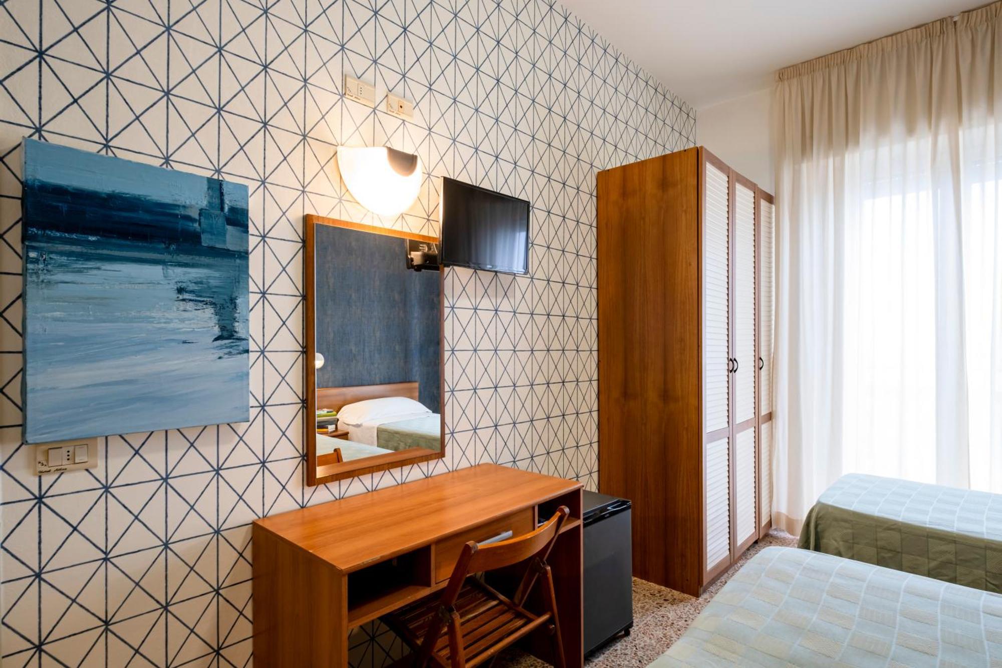 Hotel Atlas Rimini Exterior photo